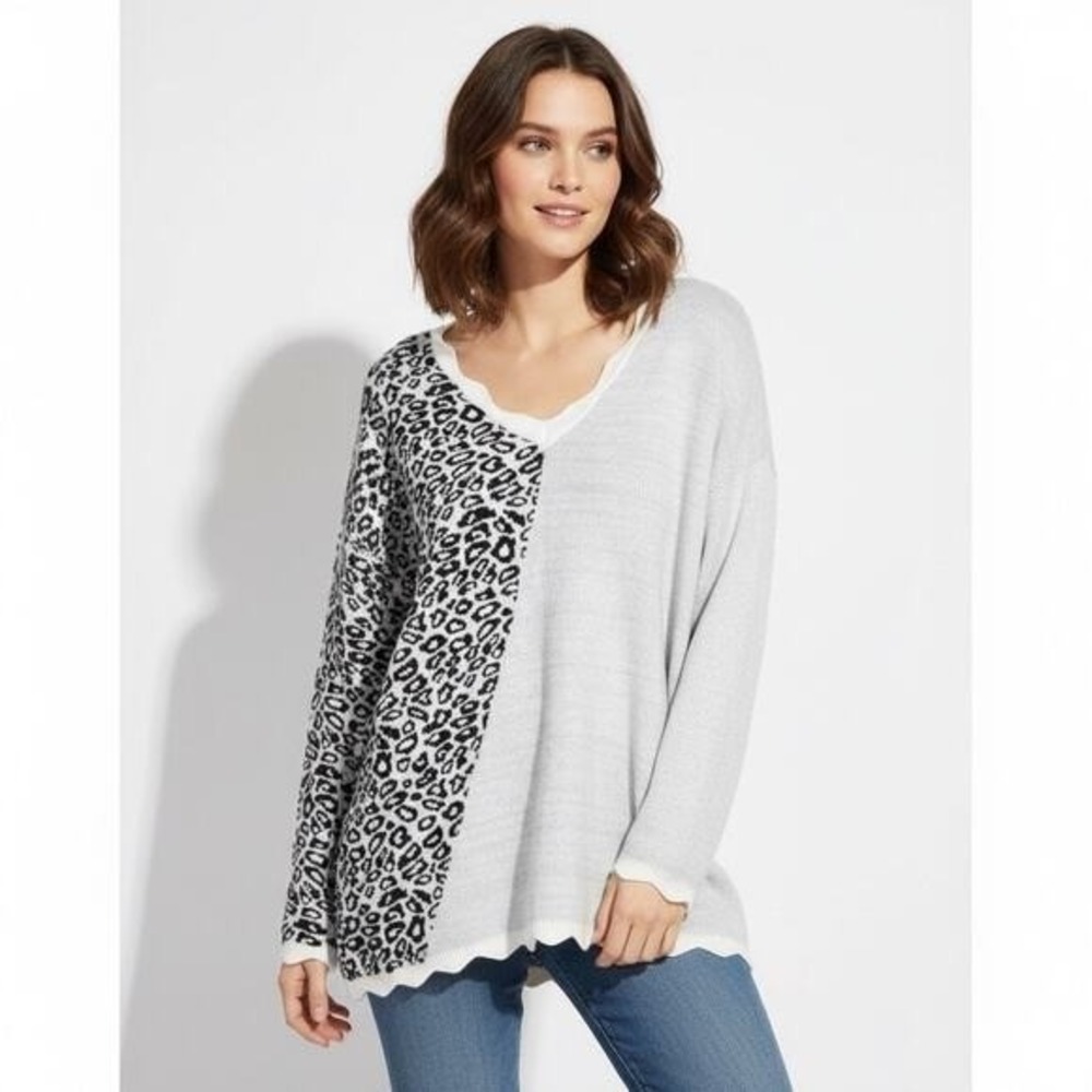 NWT Davi & Dani Colorblock Leopard Print V-Neck Sweater Grey Scalloped Size L